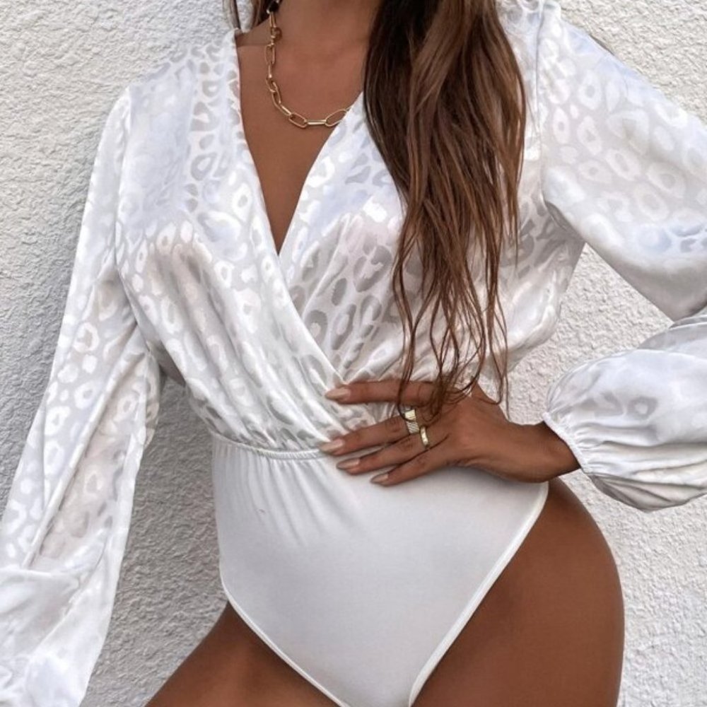 Leopard Print Surplice Puff Sleeve Satin Bodysuit white - Picture 2 of 5